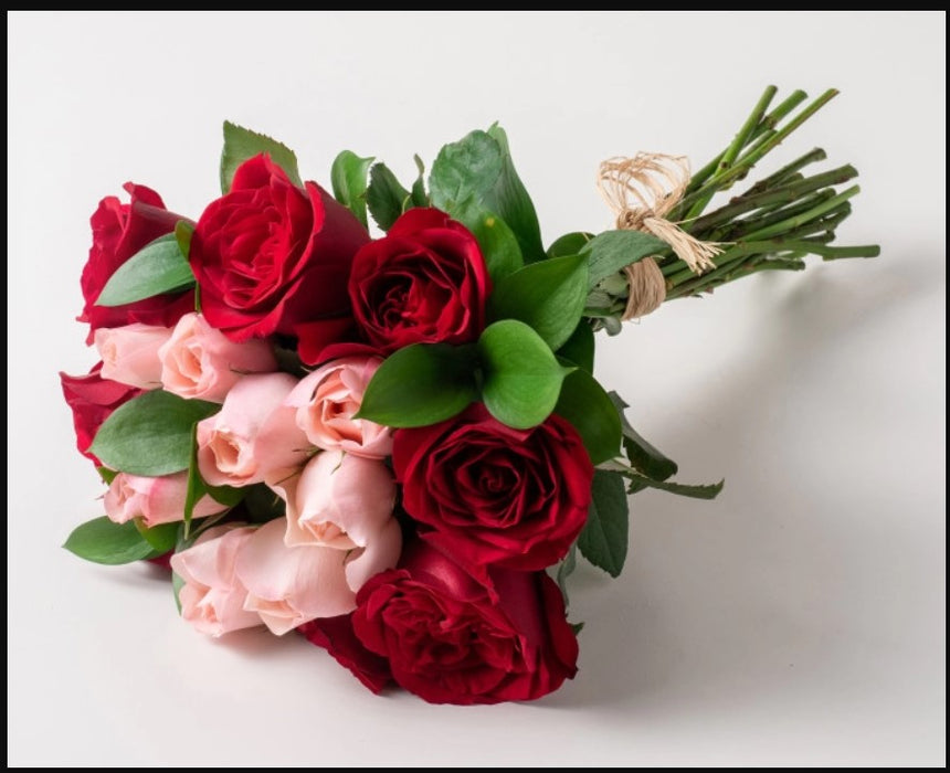 Acheteur personnel | Acheter au Brésil - Bouquet avec 15 Roses + Collier -2 articles - CADEAU