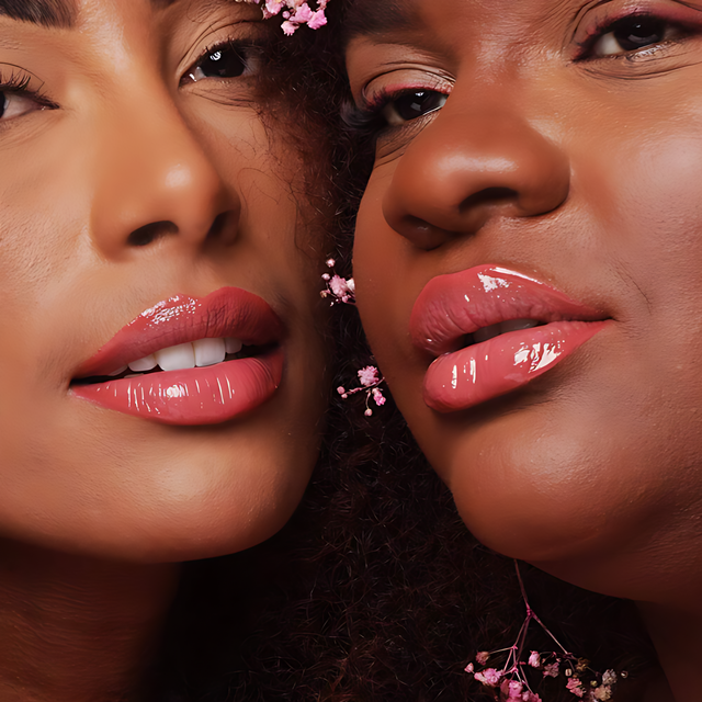 Fran by Franciny Ehlke Love Kit Lip Gloss & Waterproof Lip Liner Set, Plumping Shine + Rosy Glam – 0.34 oz (9.7 g) lips wearing complete glossy look – Buy now at MKPBR.COM – Worldwide Shipping