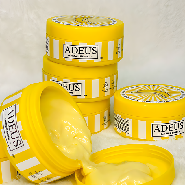 Adeus Dark Spot Correcting Cream for Intimate Areas and Body – 3.52 oz (100g). Close-up of the cream's lightweight, silky texture for fast absorption – Buy now at MKPBR.COM – Worldwide Shipping