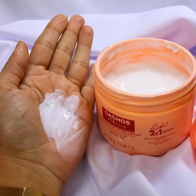 Arvensis 2x1 Light mask 300g for soft defined curls with lightweight finish and natural movement – Buy now at MKPBR.COM – Worldwide Shipping