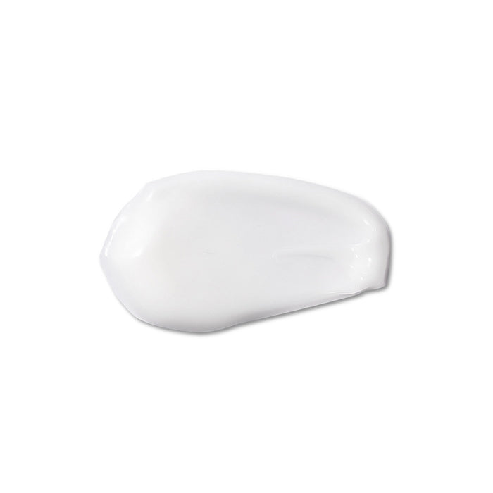 Creamy white texture swatch of O Boticário Boti Baby Gentle Baby Conditioner showing its lightweight tear-free formula for babies – Buy now at MKPBR.COM – Worldwide Shipping