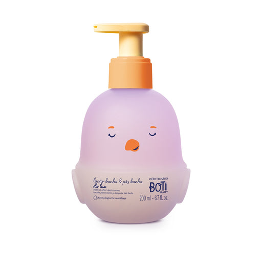 Front view of Boticário Boti Baby Lua Bath & After-Bath Baby Lotion 200 ml, the purple pump bottle of Brazilian baby lotion for body and face – Buy now at MKPBR.COM – Worldwide Shipping