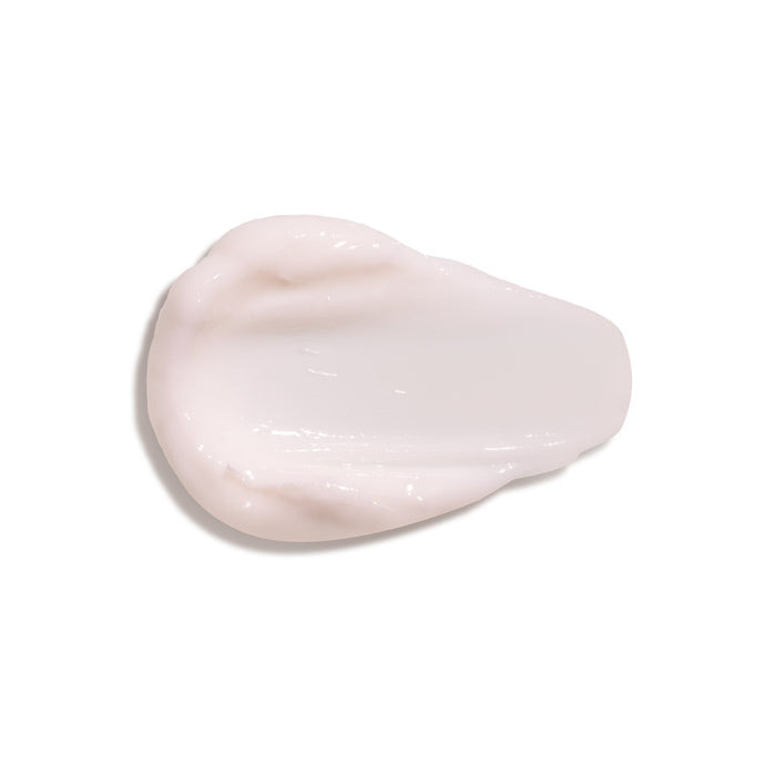 Velvety pale pink cream texture swatch of Cuide-se Bem Deleite moisturizing hand cream on a white background – Buy now at MKPBR.COM – Worldwide Shipping