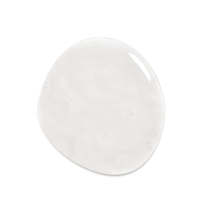 Creamy lather texture of O Boticario Match Ciencia das Curvas curl shampoo with its 7-oil blend for wavy, curly and coily Brazilian hair care – Buy now at MKPBR.COM – Worldwide Shipping