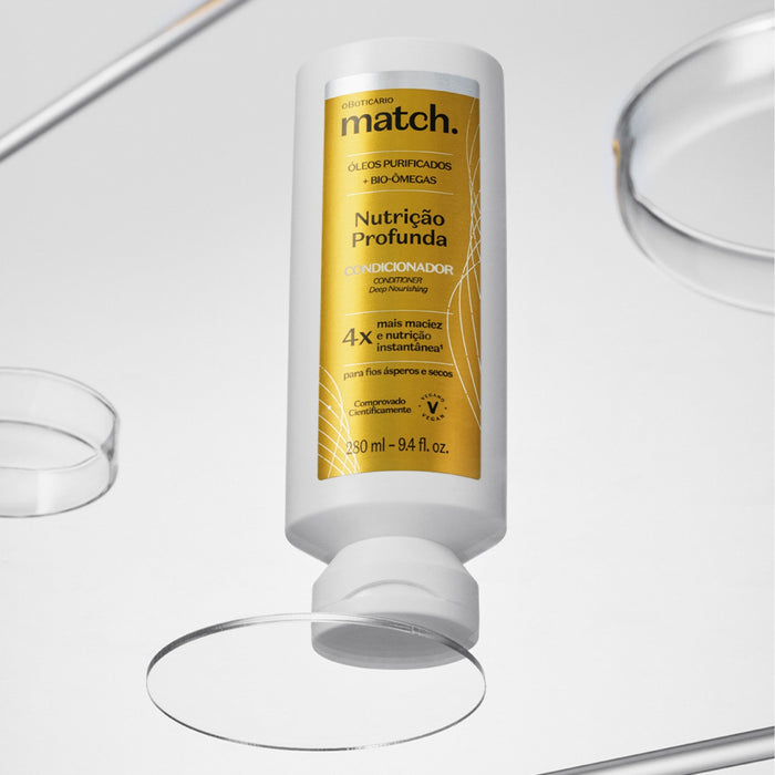 O Boticário Match Deep Nutrition Conditioner 280 ml bottle styled in a laboratory scene with glass dishes, highlighting the Brazilian purified oils and bio-omegas formula – Buy now at MKPBR.COM – Worldwide Shipping