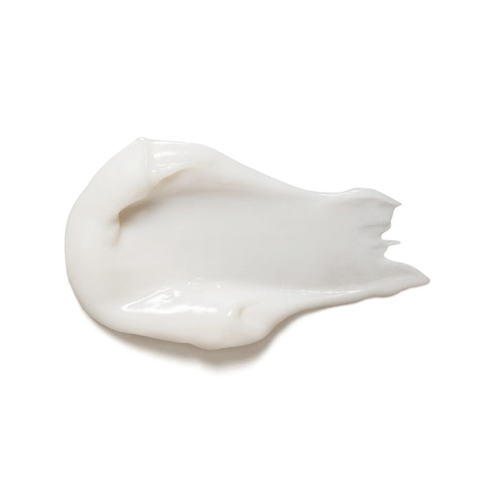 Swatch of the rich creamy white texture of Boticário Match Nutrição Regeneradora Regenerating Hair Mask, the Brazilian argan, coconut and macadamia oil deep treatment for dry hair – Buy now at MKPBR.COM – Worldwide Shipping