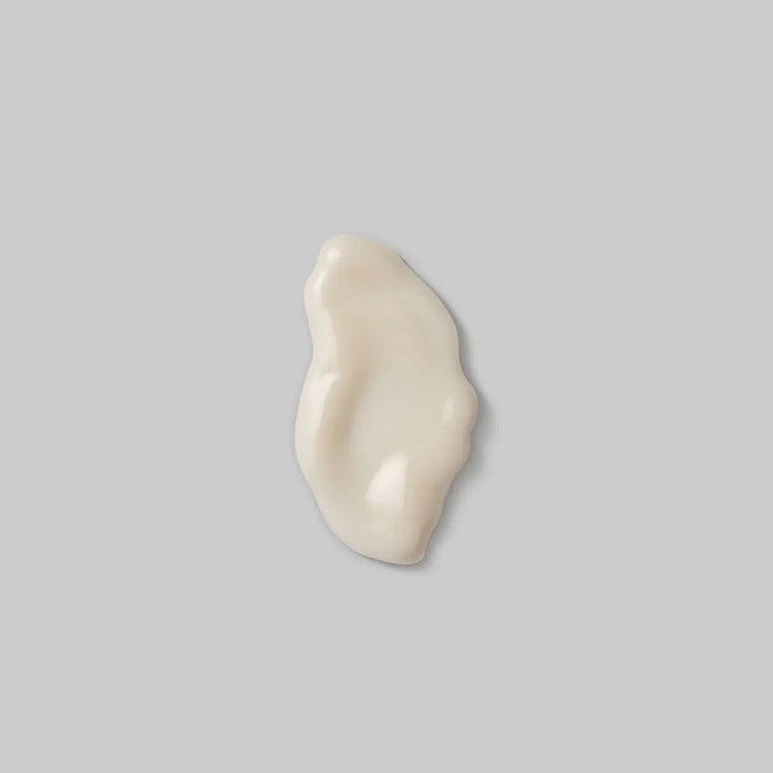 Close-up of the creamy lather texture of Boticário Match Science Crescimento Shampoo, showing the rich foam of this Brazilian scalp-care shampoo – Buy now at MKPBR.COM – Worldwide Shipping