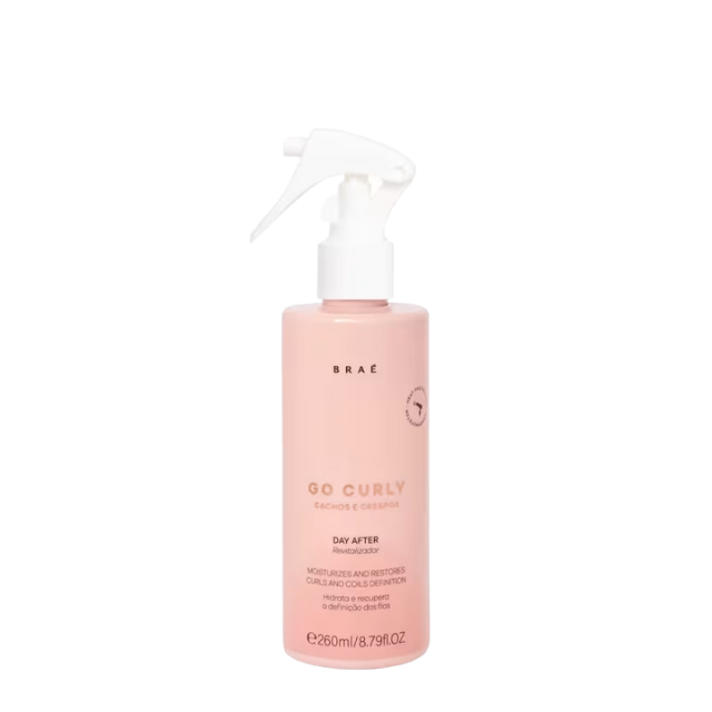 BRAÉ Go Curly Cachos e Crespos Day After Revitalizing Conditioning Spray – Curl Refresh & Heat Protection – 8.79 fl oz (260 mL) hero image – Buy now at MKPBR.COM – Worldwide Shipping