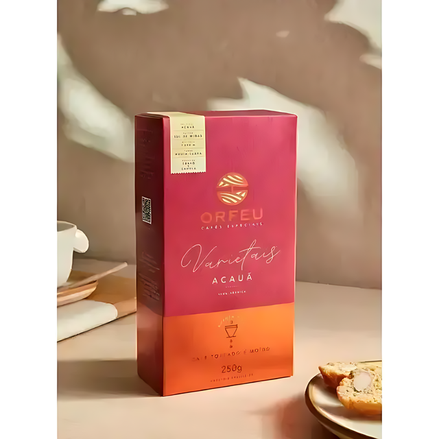 Orfeu Acauã Ground Coffee- A freshly brewed cup of Orfeu Acauã Ground Coffee, showing its rich, dark color and inviting aroma. Buy now at MKPBR.COM – Worldwide Shipping