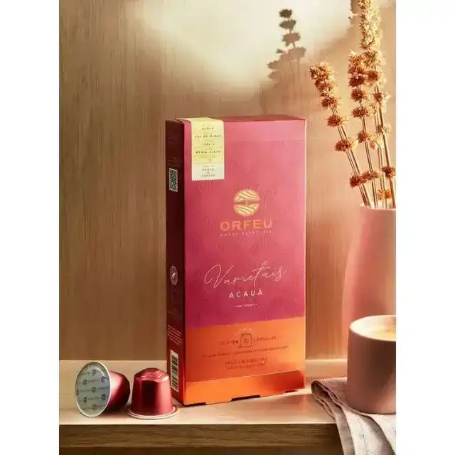 Orfeu Acauã Nespresso Compatible Coffee Capsules  – A cup of freshly brewed Acauã espresso from an Orfeu capsule, highlighting its rich crema. – Buy now at MKPBR.COM – Worldwide Shipping