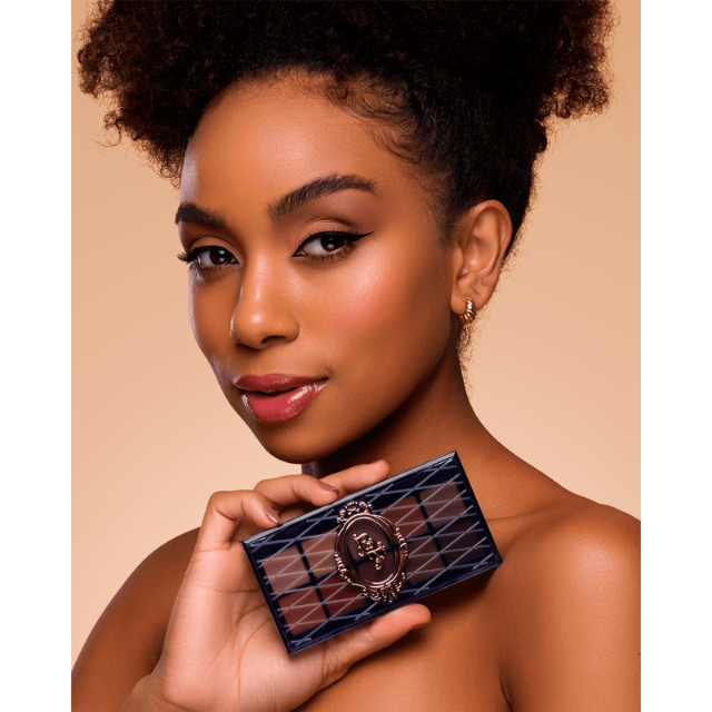 Bruna Tavares BT Transition Makeup Artist Essential Brown Palette – Buy now at MKPBR.COM – Worldwide Shipping