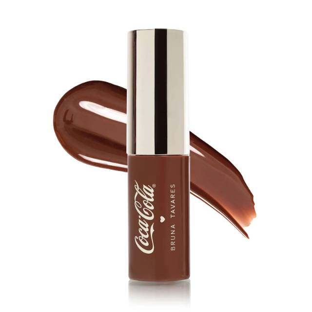 Bruna Tavares x Coca-Cola Oil Tint Shade Spicy Neutral Brown – Buy now at MKPBR.COM – Worldwide Shipping