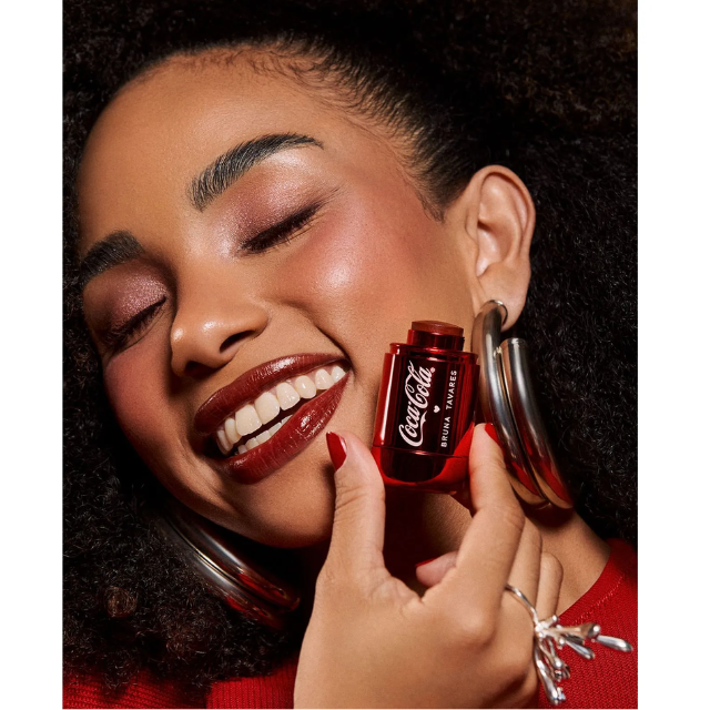 Bruna Tavares x Coca-Cola Stick Blush Brazilian Beauty Collaboration – Buy now at MKPBR.COM – Worldwide Shipping