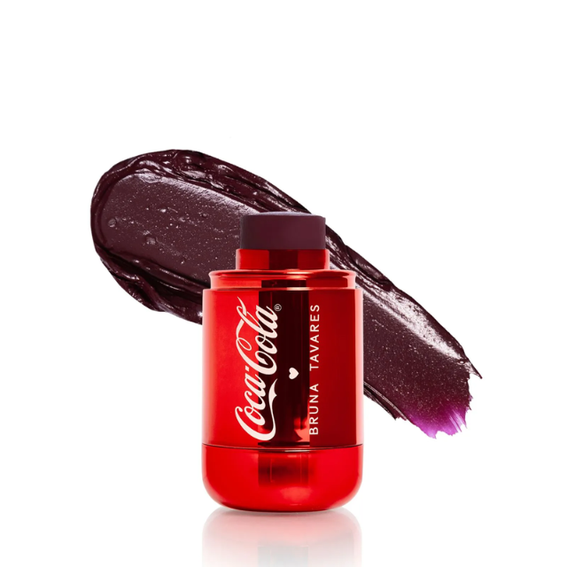 Bruna Tavares x Coca-Cola Stick Blush Intense Cherry Berry Wine – Buy now at MKPBR.COM – Worldwide Shipping