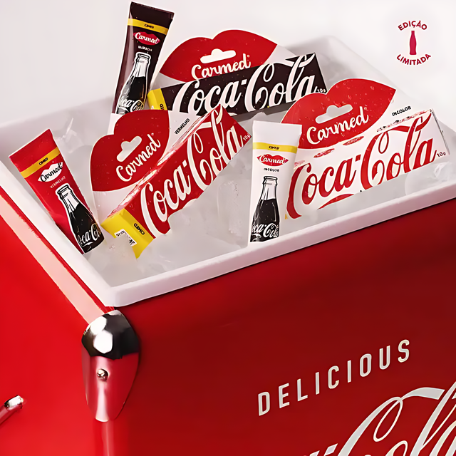 Carmed Coca-Cola Lip Balm Kit: Red, Brown, Clear– 3 x 0.35 oz (10g) – Refreshing and hydrating lip balms – Buy now at MKPBR.COM – Worldwide Shipping