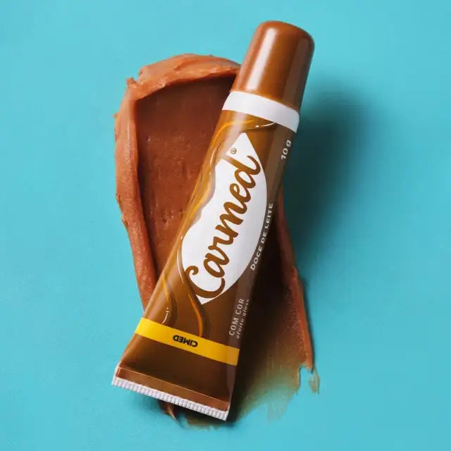 Carmed Sweet Line Lip Balm Kit: Brigadeiro Ana Castela, Leite Condensado, Doce de Leite – 3 x 0.35 oz (10g) – Experience intense hydration and playful flavors for your lips – Buy now at MKPBR.COM – Worldwide Shipping