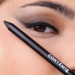 Contém1g Lápis Supers Ultra-Pigmented Waterproof Eyeliner – Black Matte Finish – Buy now at MKPBR.COM – Worldwide Shipping