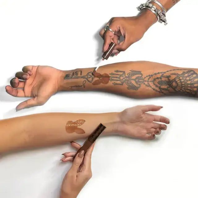 Franciny Ehlke Chocochilli lip gloss featuring an innovative spatula applicator – Buy now at MKPBR.COM – Worldwide Shipping