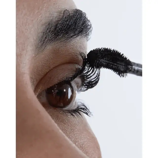 Mari Maria Makeup Lash UP Mascara - Your essential eye makeup for elevated, dramatic results – Buy now at MKPBR.COM – Worldwide Shipping