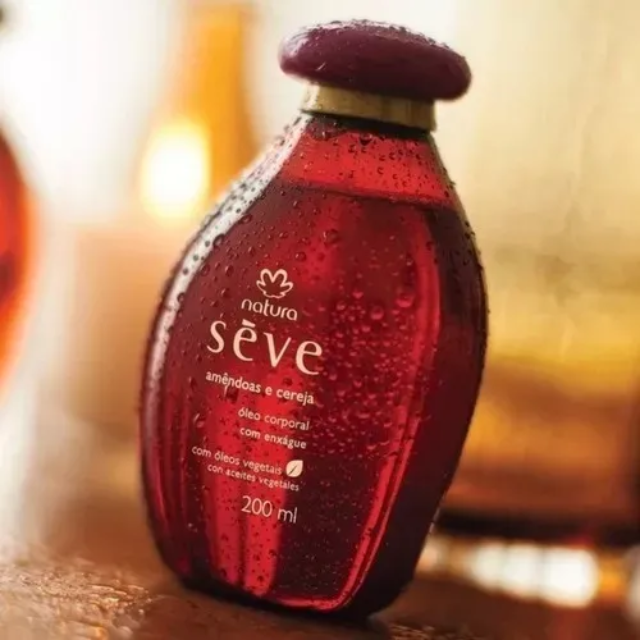 Natura Sève Almond & Cherry Deodorant Body Oil (In-Shower Rinse-Off) – Soft, Radiant-Looking Skin + Velvet Scent – 6.76 fl oz (200 ml) oil texture close-up – Buy now at MKPBR.COM – Worldwide Shipping
