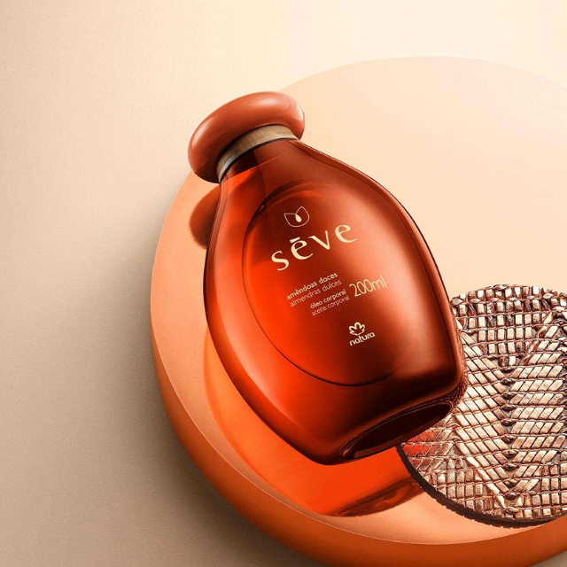 Natura Sève Sweet Almond Body Oil (In-Shower Rinse-Off) for Soft, Radiant-Looking Skin – 6.76 fl oz (200 ml) elegant bathroom lifestyle shelf – Buy now at MKPBR.COM – Worldwide Shipping