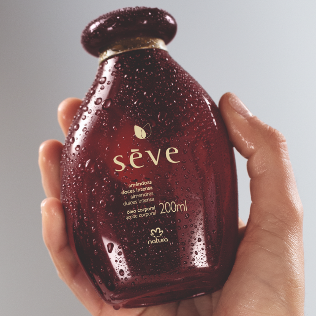 Natura Sève Sweet Almond Intense Deodorant Body Oil (In-Shower Rinse-Off) – Soft, Radiant-Looking Skin + Floral Scent – 6.76 fl oz (200 ml) applied on wet skin – Buy now at MKPBR.COM – Worldwide Shipping