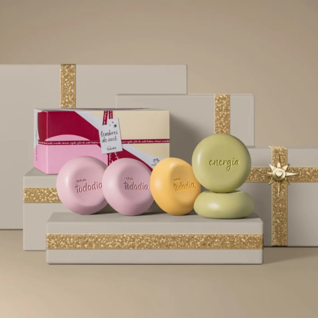 Natura Tododia Assorted Bar Soap Gift Set (5 Bars) – Creamy Lather, Soft-Skin Cleanse – 15.87 oz (450 g) Total soap bar texture detail – Buy now at MKPBR.COM – Worldwide Shipping
