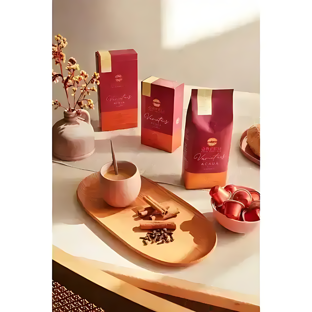 Orfeu Acauã Coffee Line– A lifestyle flat lay featuring the entire Orfeu Acauã coffee line, including Ground Coffee and Whole Bean varieties, alongside brewing equipment and natural ingredients. Showcasing the premium Brazilian quality. Buy now at MKPBR.COM – Worldwide Shipping