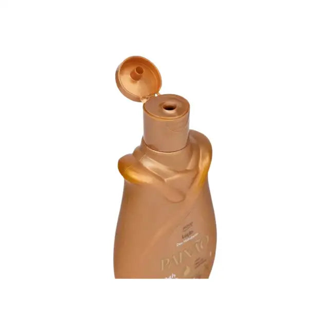 Close-up of Paixão Avelã Hydrating Body Lotion bottle with its cap open, showing dispensing mechanism – Buy now at MKPBR.COM – Worldwide Shipping
