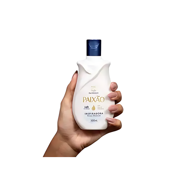 Paixão Inspiradora White Roses Moisturizing Body Lotion with Almond Oil 200mL, lotion bottle held, suitable for all skin types, deeply nourishing and soft – Buy now at MKPBR.COM – Worldwide Shipping