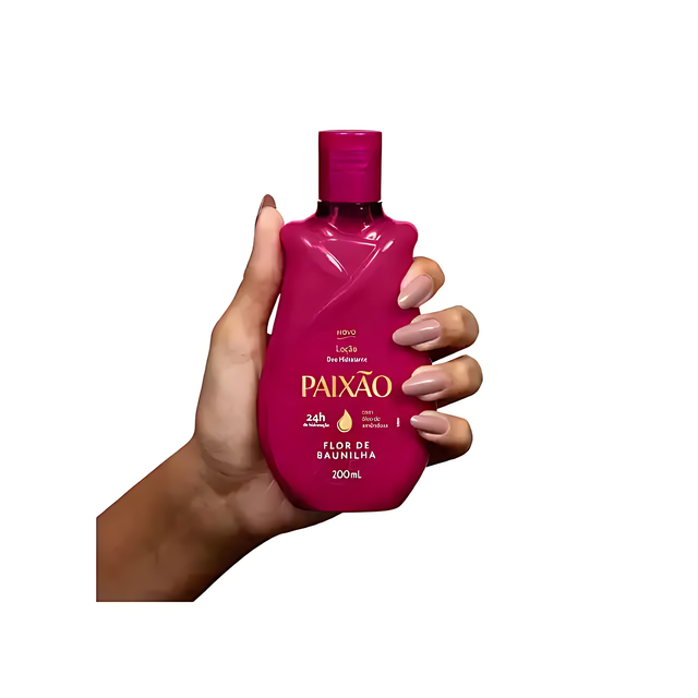 Hand holding Paixao Vanilla Flower deodorant moisturizing lotion 200 ml, front label visible
