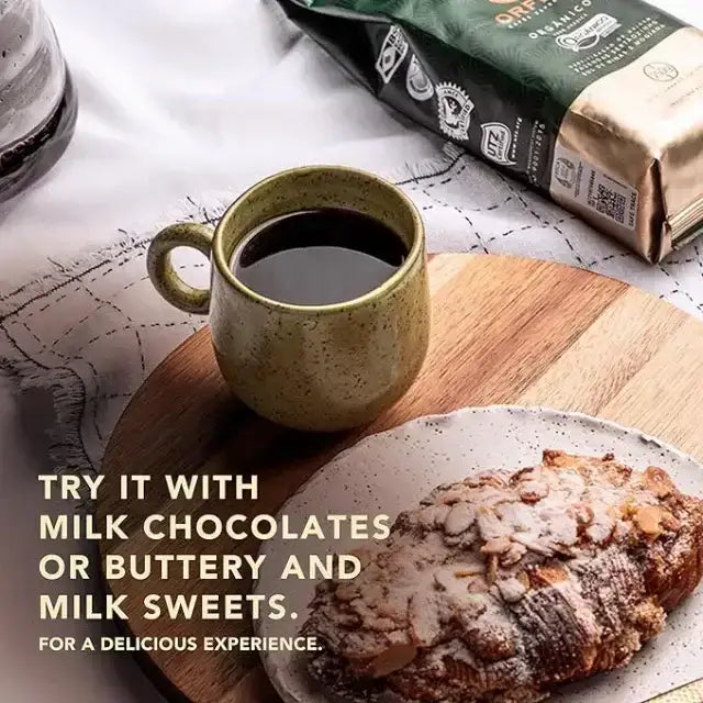 Orfeu Organic Ground Coffee – 100% Arabica, Chocolate & Caramel Notes, Medium Roast – 8.82 oz (250g) – A close-up of a coffee featuring Orfeu Organic Ground Coffee, highlighting its fine grind and readiness for brewing. – Buy now at MKPBR.COM – Worldwide Shipping