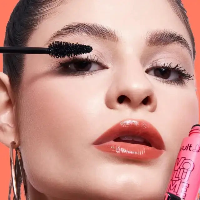 Vult Volume Up! Mascara – Amplified Volume, Clump-Free, Long-Lasting 0.35 oz (10g) – model with stunning, super voluminous, and defined lashes – Buy now at MKPBR.COM – Worldwide Shipping