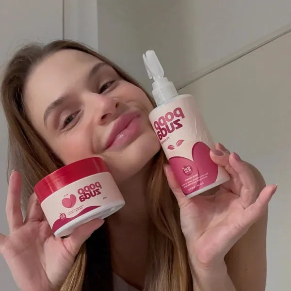 Popozuda customer with her Popozuda products